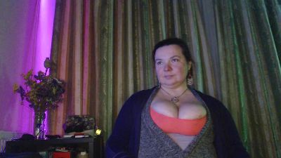 laraluxe live cam on Cam4