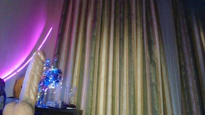 laraluxe live cam on Cam4