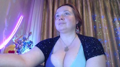 laraluxe live cam on Cam4