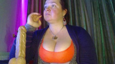 laraluxe live cam on Cam4