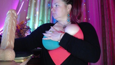 laraluxe live cam on Cam4