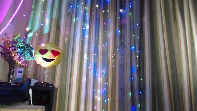 laraluxe live cam on Cam4