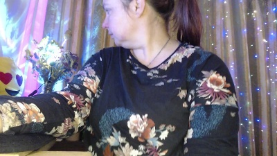 laraluxe live cam on Cam4