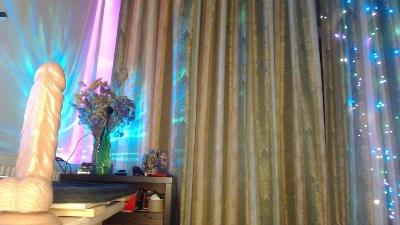 laraluxe live cam on Cam4