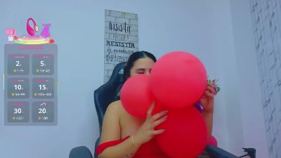 lararoberts_ live cam on Cam4