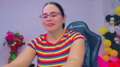 lararoberts_ live cam on Cam4