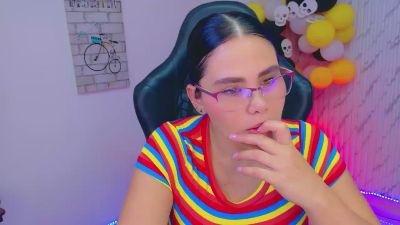 lararoberts_ live cam on Cam4