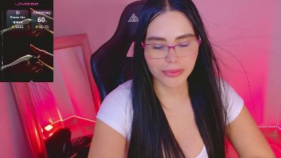 lararoberts_ live cam on Cam4