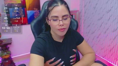lararoberts_ live cam on Cam4