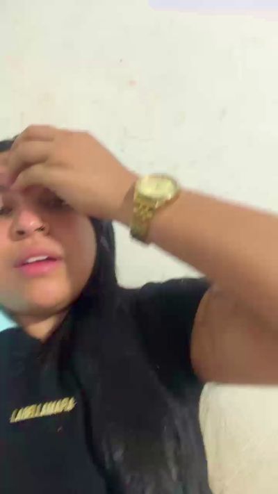 larissa350 live cam on Cam4