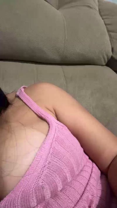 larissa350 live cam on Cam4