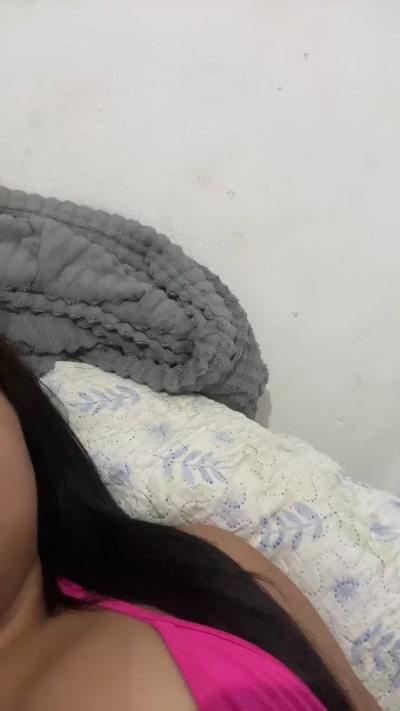 larissa350 live cam on Cam4