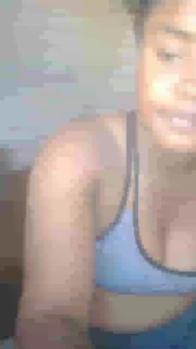 larissa5 live cam on Cam4