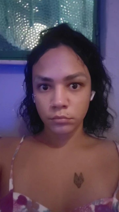 larissinhawifi2 live cam on Cam4