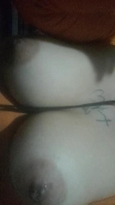 larubia1985 live cam on Cam4
