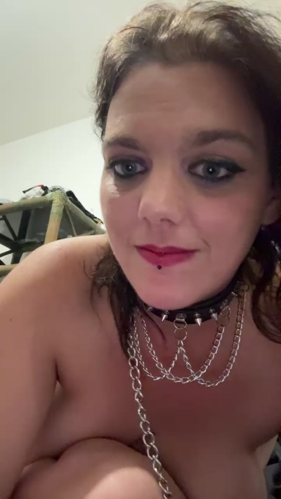 lasoumise7 live cam on Cam4