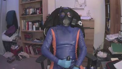 latex_diver34 live cam on Cam4