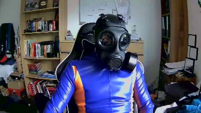 latex_diver34 live cam on Cam4