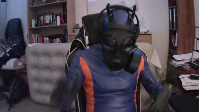 latex_diver34 live cam on Cam4
