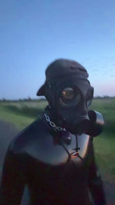 latex_diver34 live cam on Cam4