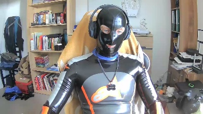 latex_diver34 live cam on Cam4