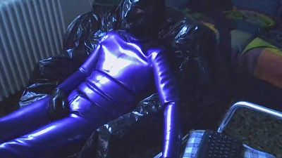 latexslut1 live cam on Cam4