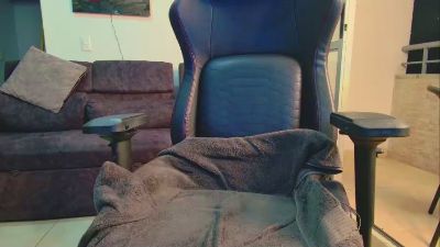 latin_couple77 live cam on Cam4