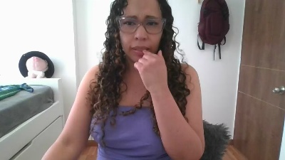 latina_hot84 live cam on Cam4