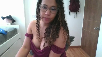 latina_hot84 live cam on Cam4