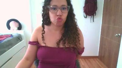 latina_hot84 live cam on Cam4