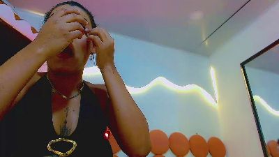 latina_megan live cam on Cam4