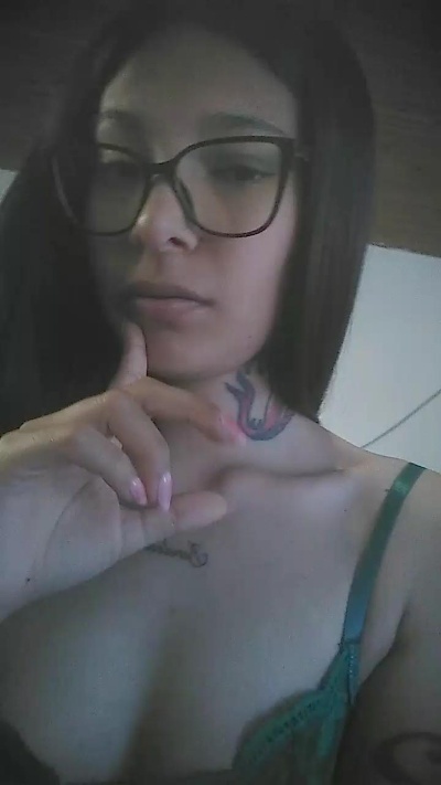 latinakira1 live cam on Cam4