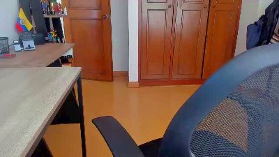 latinguy28 live cam on Cam4