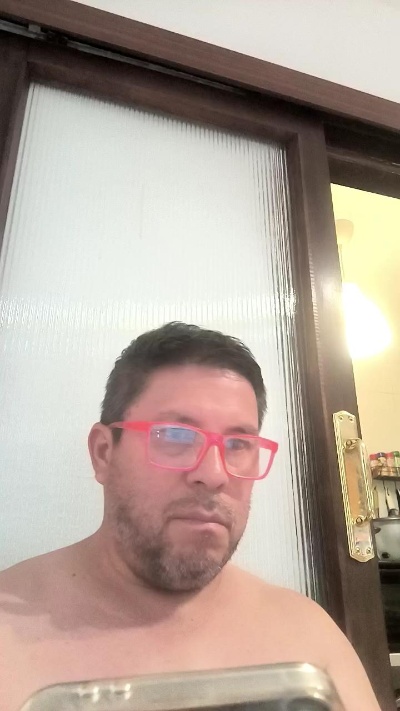 latinomadri3 live cam on Cam4
