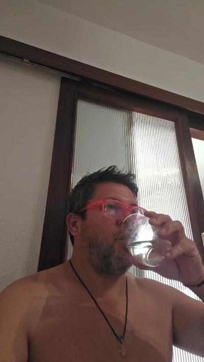 latinomadri3 live cam on Cam4