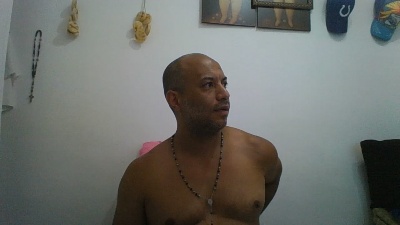 latinomulat1 live cam on Cam4