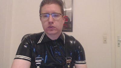 latz_sklave live cam on Cam4