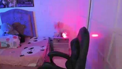 laura_hoot20 live cam on Cam4
