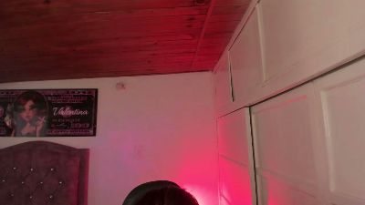 laura_hoot20 live cam on Cam4
