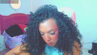 lauracollingsss live cam on Cam4