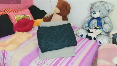 lauracollingsss live cam on Cam4