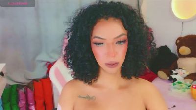 lauracollingsss live cam on Cam4