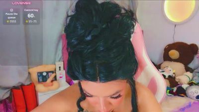 lauracollingsss live cam on Cam4