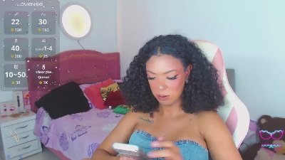 lauracollingsss live cam on Cam4