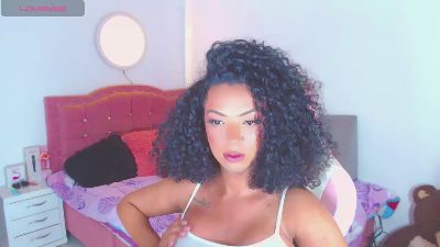 lauracollingsss live cam on Cam4
