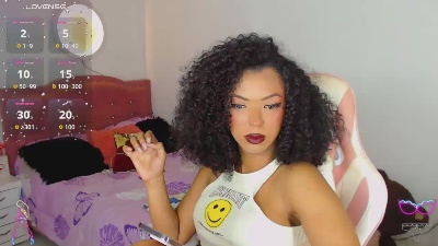 lauracollingsss live cam on Cam4