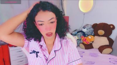 lauracollingsss live cam on Cam4