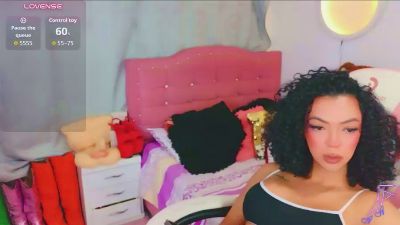 lauracollingsss live cam on Cam4