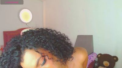 lauracollingsss live cam on Cam4