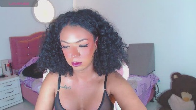 lauracollingsss live cam on Cam4